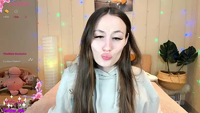 honeybuns_lizzy's cam snapshot