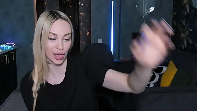 Blckmirrorr's cam snapshot