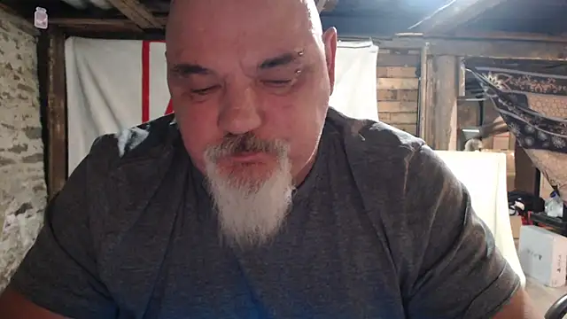 Newfiesausage1972 live sex cam