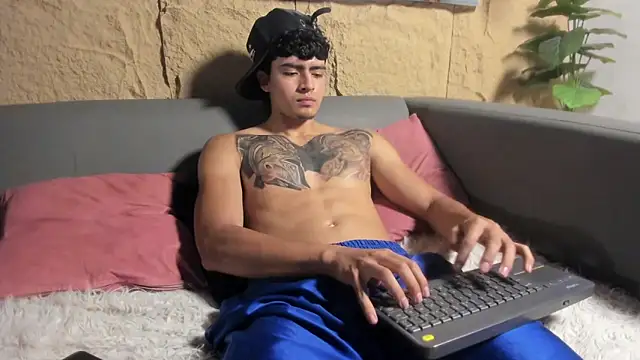 elliot_colton live sex cam