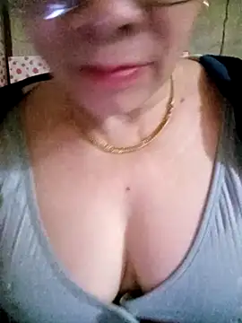 small-house123's cam snapshot