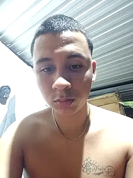 Mia_axelll live sex cam