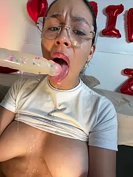 HoneyDolllXXX's cam snapshot