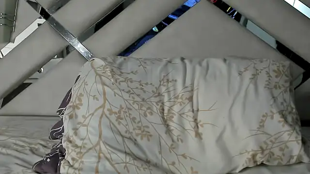 maybelline69's cam snapshot