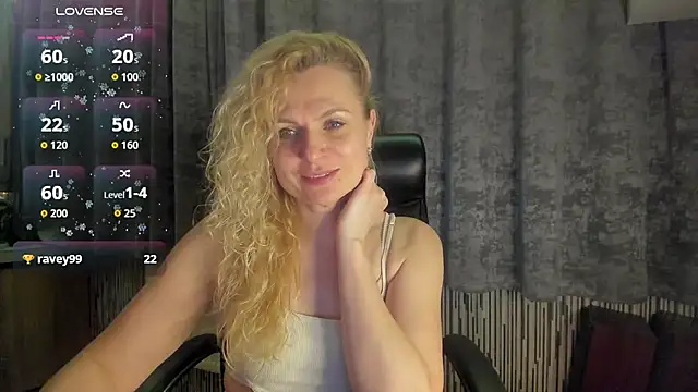 LanaLight_x's cam snapshot