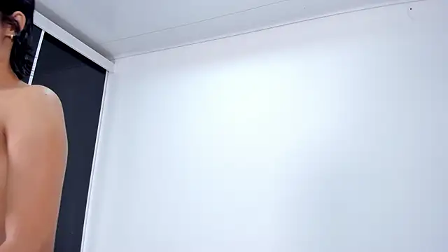 Alondra_Cutie live sex cam