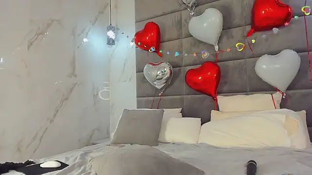 Nicole_Charm's cam snapshot