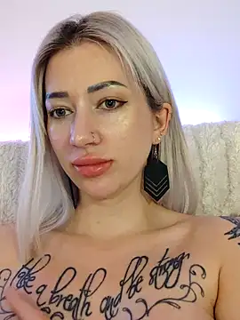 Gina-Lumara's cam snapshot