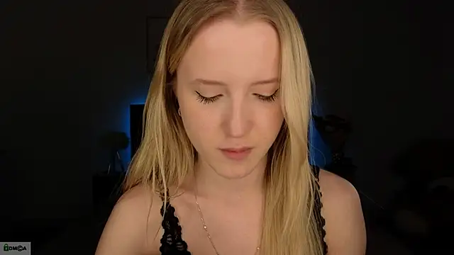 adele_armass's cam snapshot