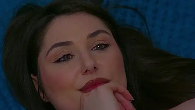 KassieWeins's cam snapshot