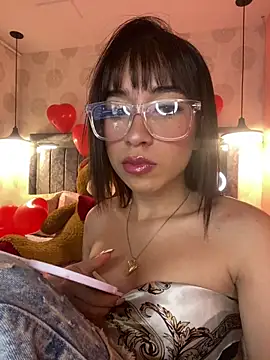 alahia_pink's cam snapshot