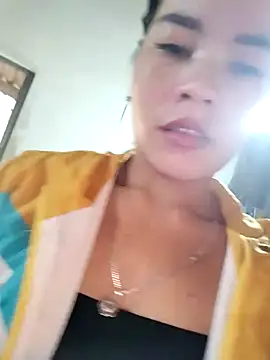 gugu0022's cam snapshot