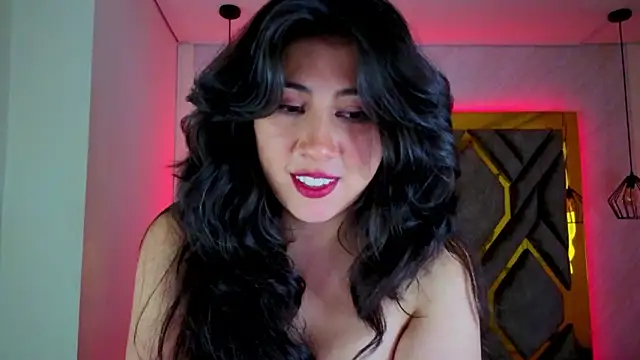 Luvienne live sex cam