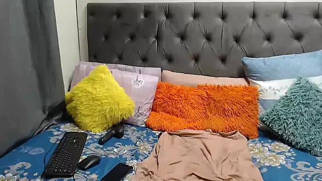 DickDivaXX's cam snapshot