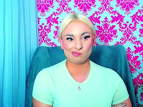 LuxuriaGoddess live sex cam