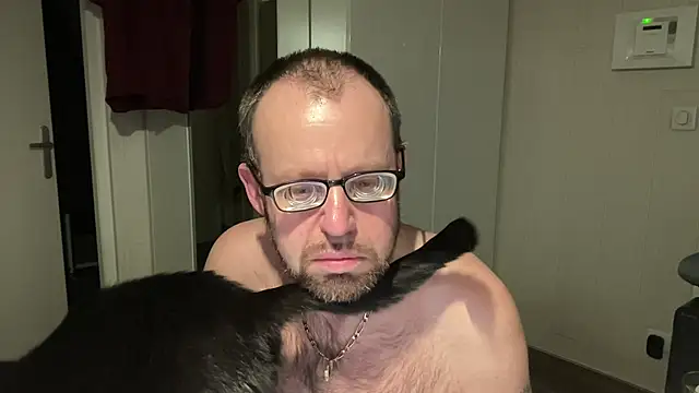 FABIOGLASSES live sex cam