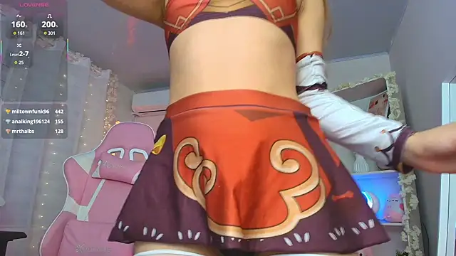 ely_cherry18's cam snapshot