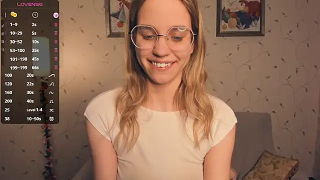 JoanBaggott's cam snapshot