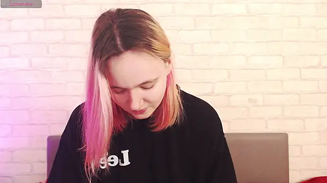 Ericha_Stone's cam snapshot