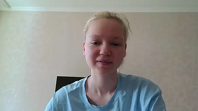 BabyyDolll_'s cam snapshot