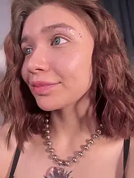 MilliDoll live sex cam