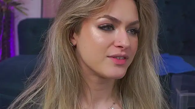 NayaQuinn live sex cam