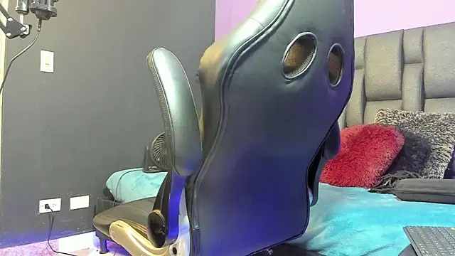 Lyon_vach live sex cam