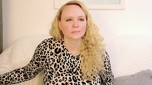 Sarah4you's cam snapshot