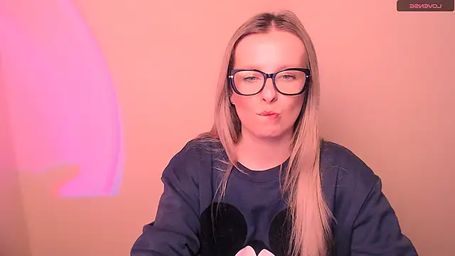 AnnePeach's cam snapshot