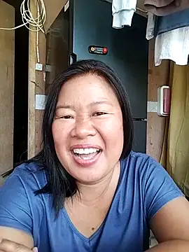 Lovelywoman43's cam snapshot