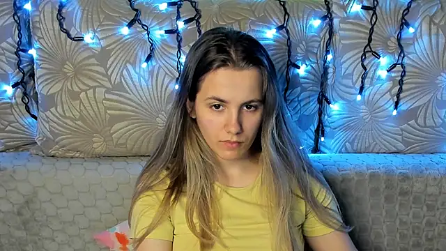 MaggieCake's cam snapshot