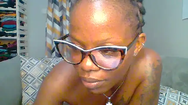 Petite_254 live sex cam