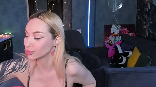 Blckmirrorr's cam snapshot