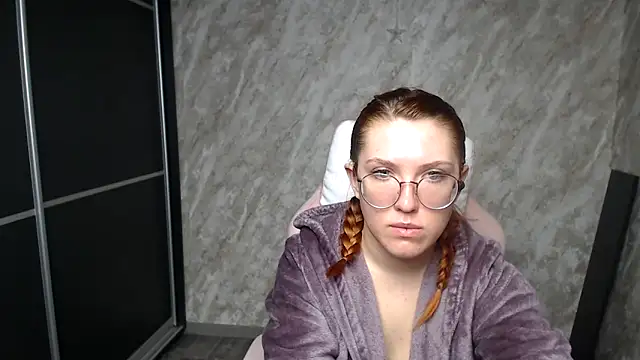 Reginasmilee's cam snapshot