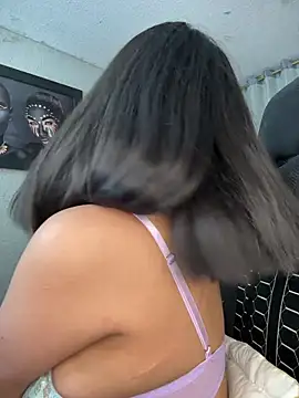 kim_zaratte's cam snapshot