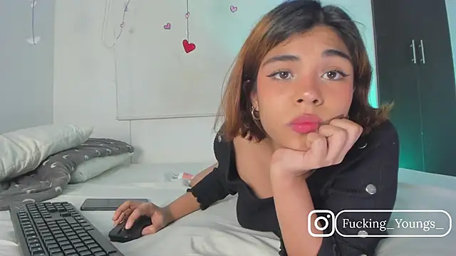 _FuckingYoungs_'s cam snapshot