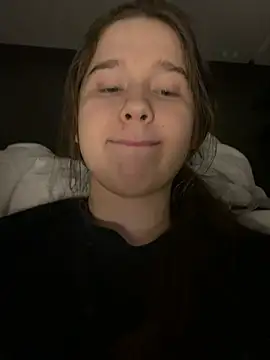 HornyGirlH live sex cam