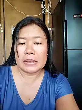 Lovelywoman43's cam snapshot