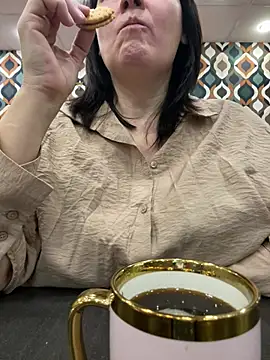 XLindaMilfX live sex cam