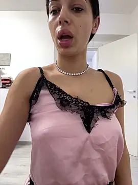 Bella_Vixen_ live sex cam