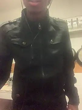 ELPikaPreta live sex cam