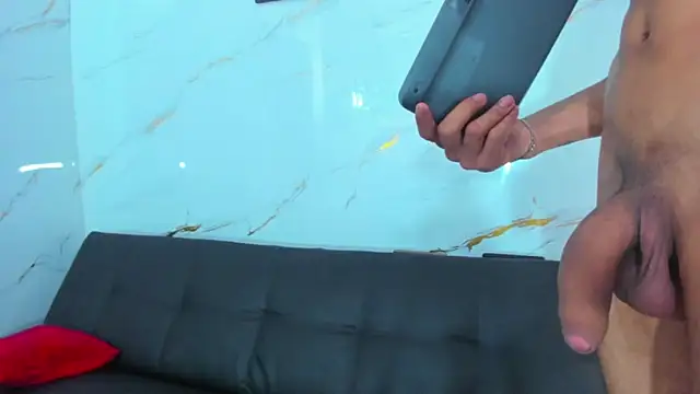 Little_nicoll live sex cam