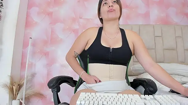 aida_rose_ live sex cam