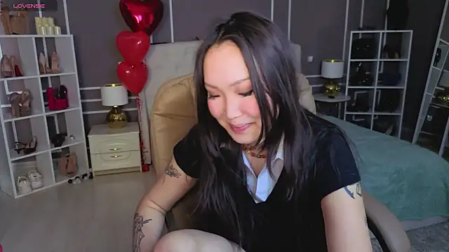 ElinaMotion live sex cam