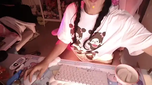 kaithra live sex cam