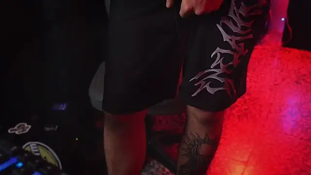 AlphaMasterXxx live sex cam