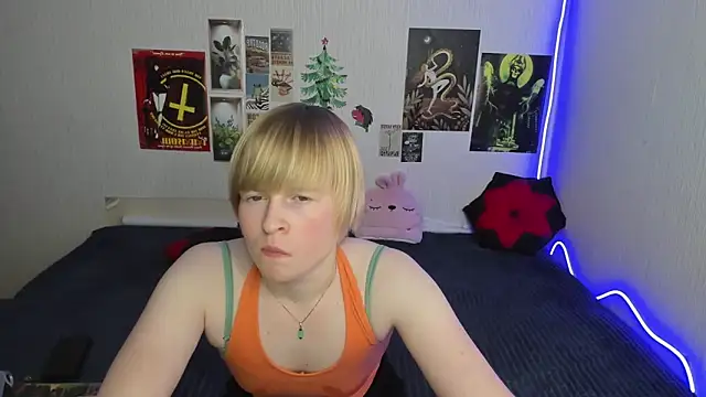 Cattie_w_'s cam snapshot