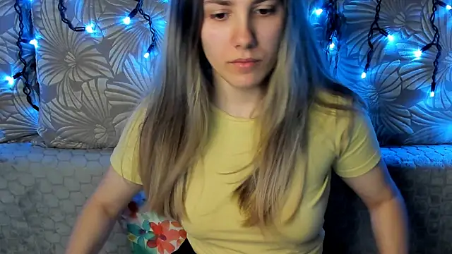 MaggieCake's cam snapshot