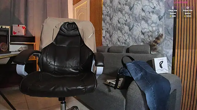 Hideintheoffice live sex cam