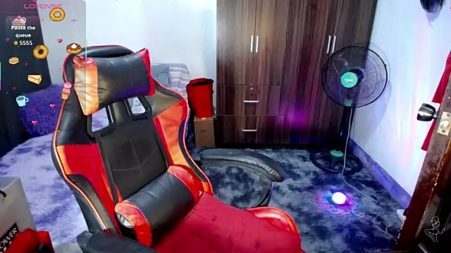 sofiathe1st live sex cam